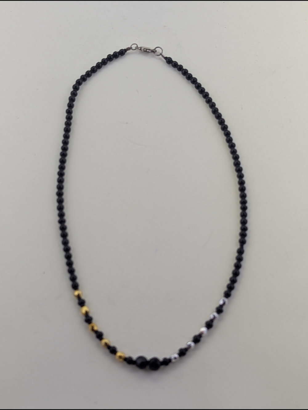 🖤 Minimalist Black Beaded Necklace with Gold & Silver Accents ✨